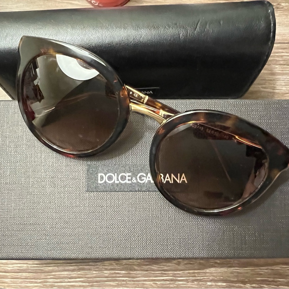 Dolce & Gabbana Women's Brown tortoise Sunglasses
